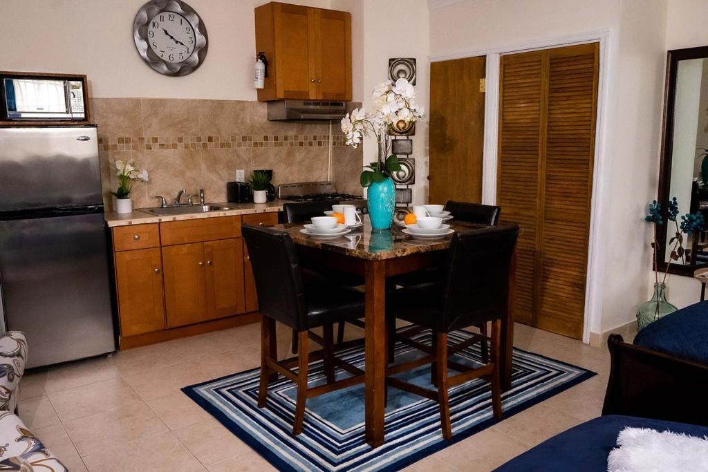 A Taste Of Paradise - Vacation Rentals Close To Us Embassy & Restaurants Nassau Exterior foto