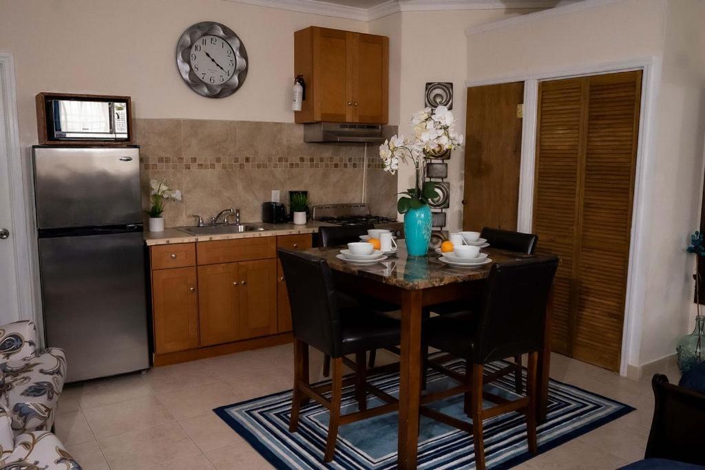 A Taste Of Paradise - Vacation Rentals Close To Us Embassy & Restaurants Nassau Exterior foto